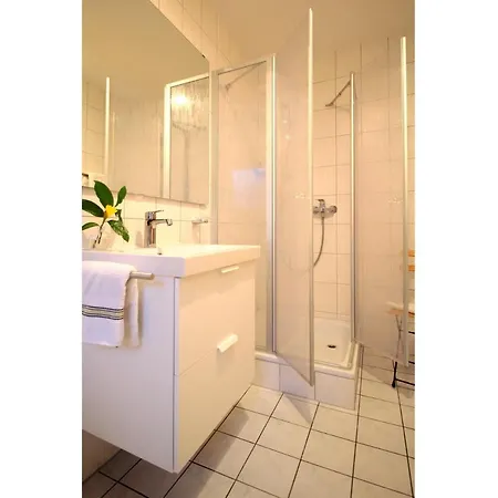 Zur Hanse 1 1 * Zingst